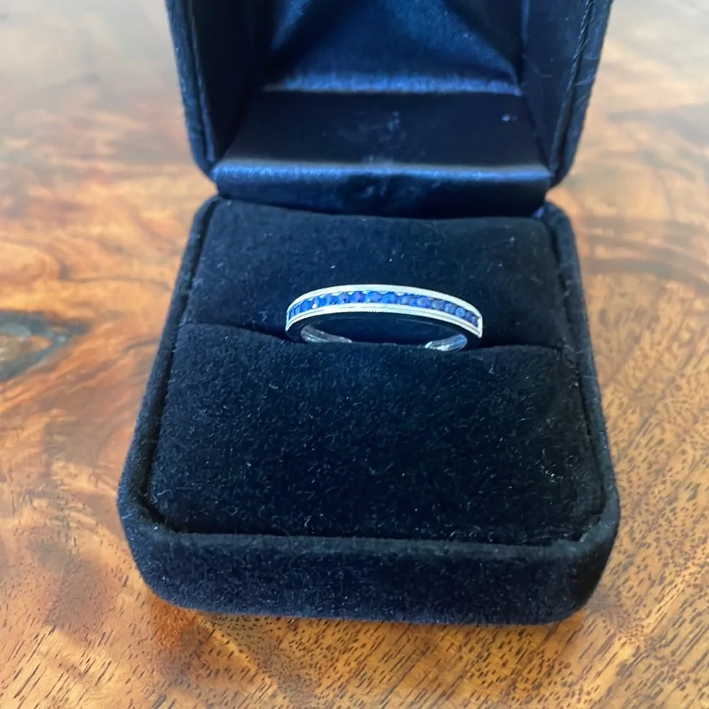 Channel set sapphire white gold ring - Picture 2 of 5